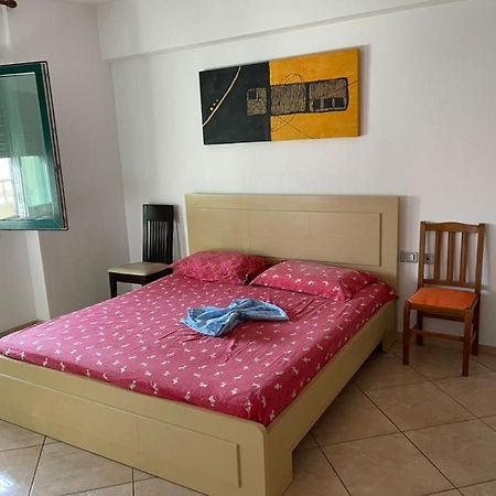 Ela Appartaments Vlorë Buitenkant foto